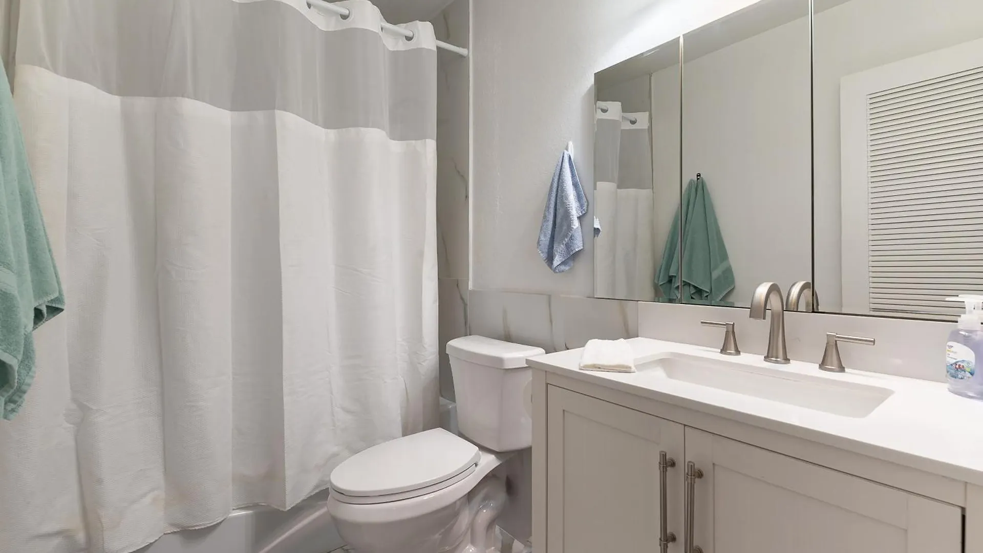 Fun 5 Bedroom Home By Strip, Pool, Putting Green, And Games Las Vegas United States