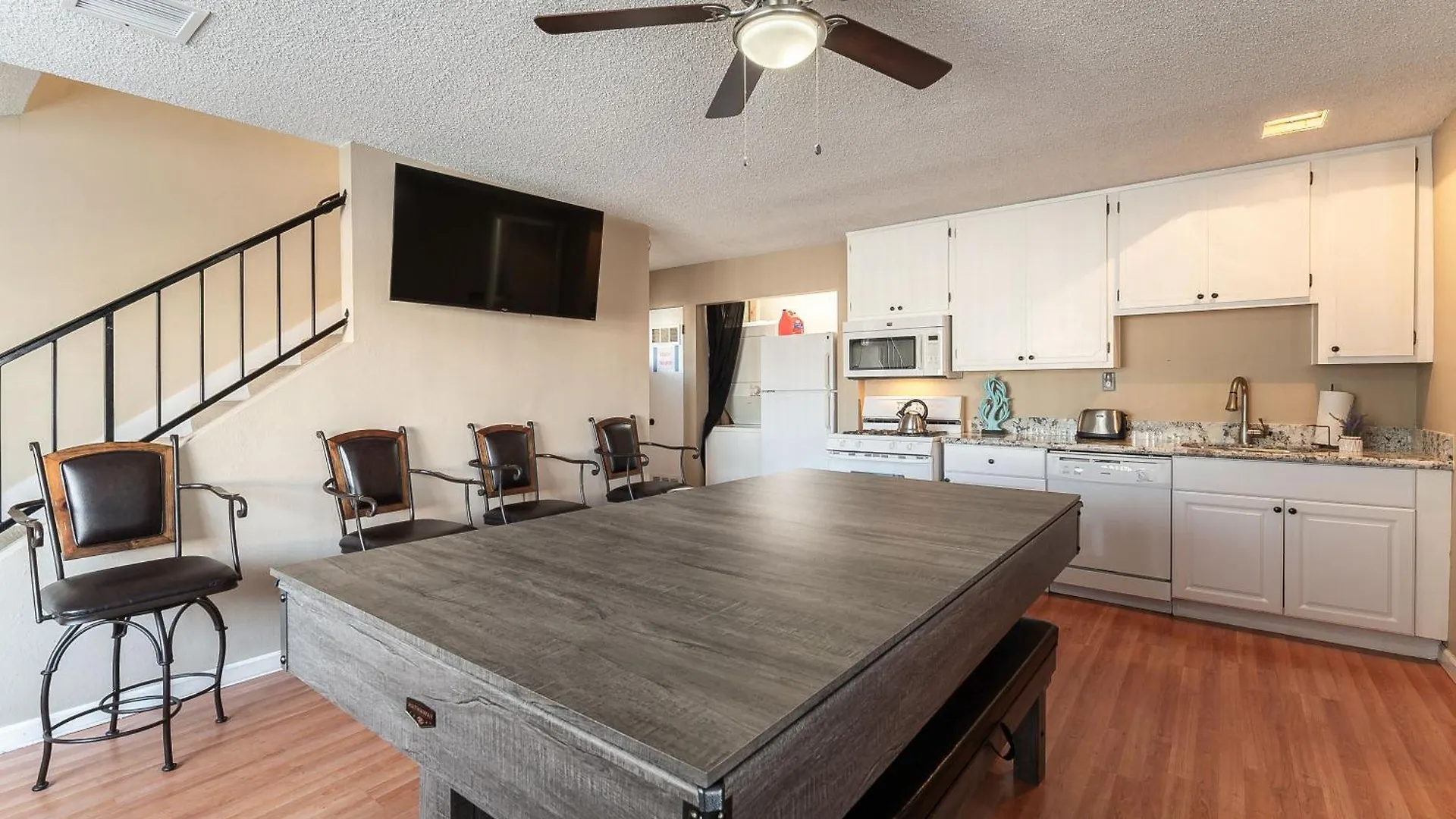 Holiday home Fun 5 Bedroom Home By Strip, Pool, Putting Green, And Games Las Vegas United States