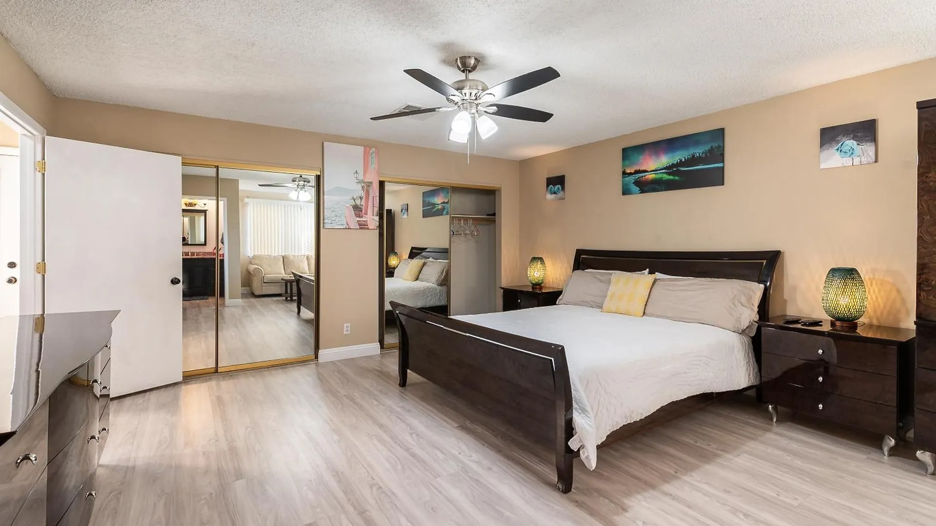 Holiday home Fun 5 Bedroom Home By Strip, Pool, Putting Green, And Games Las Vegas