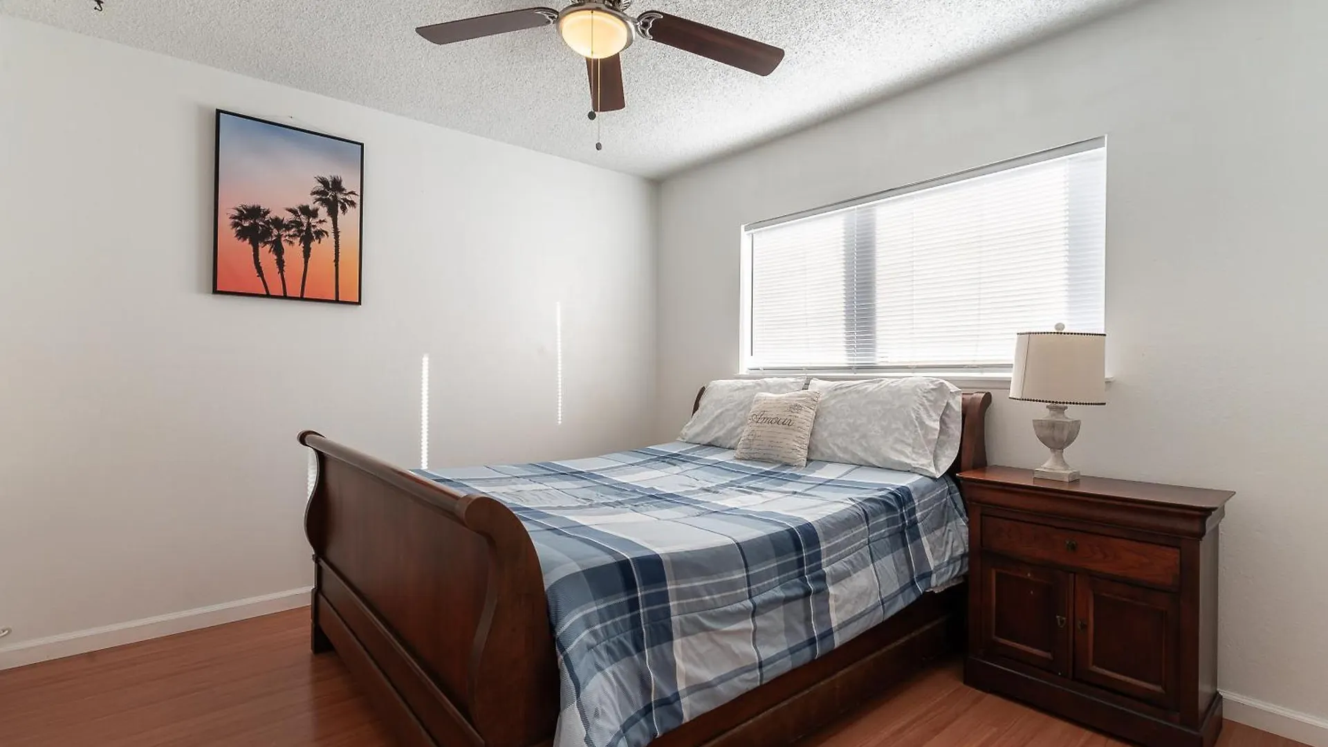 Fun 5 Bedroom Home By Strip, Pool, Putting Green, And Games Las Vegas